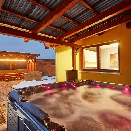 Dum Kerstin Holiday home Cermna